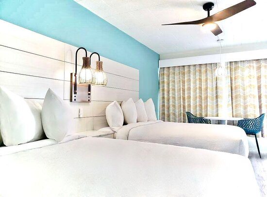Shore Plaza Beach Resort — Guest room