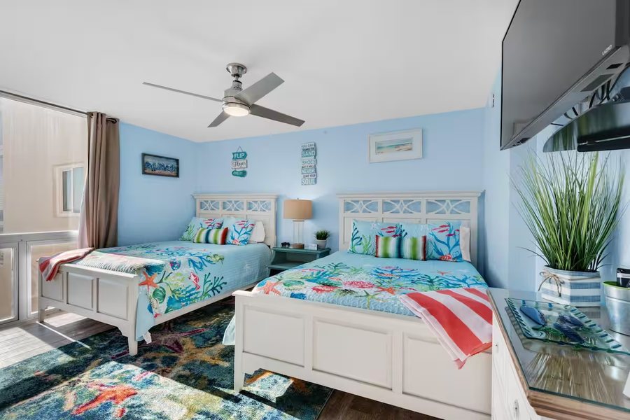 Shoreline Towers — Guest room