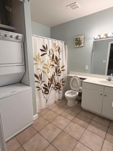 Shores of Panama — Bathroom
