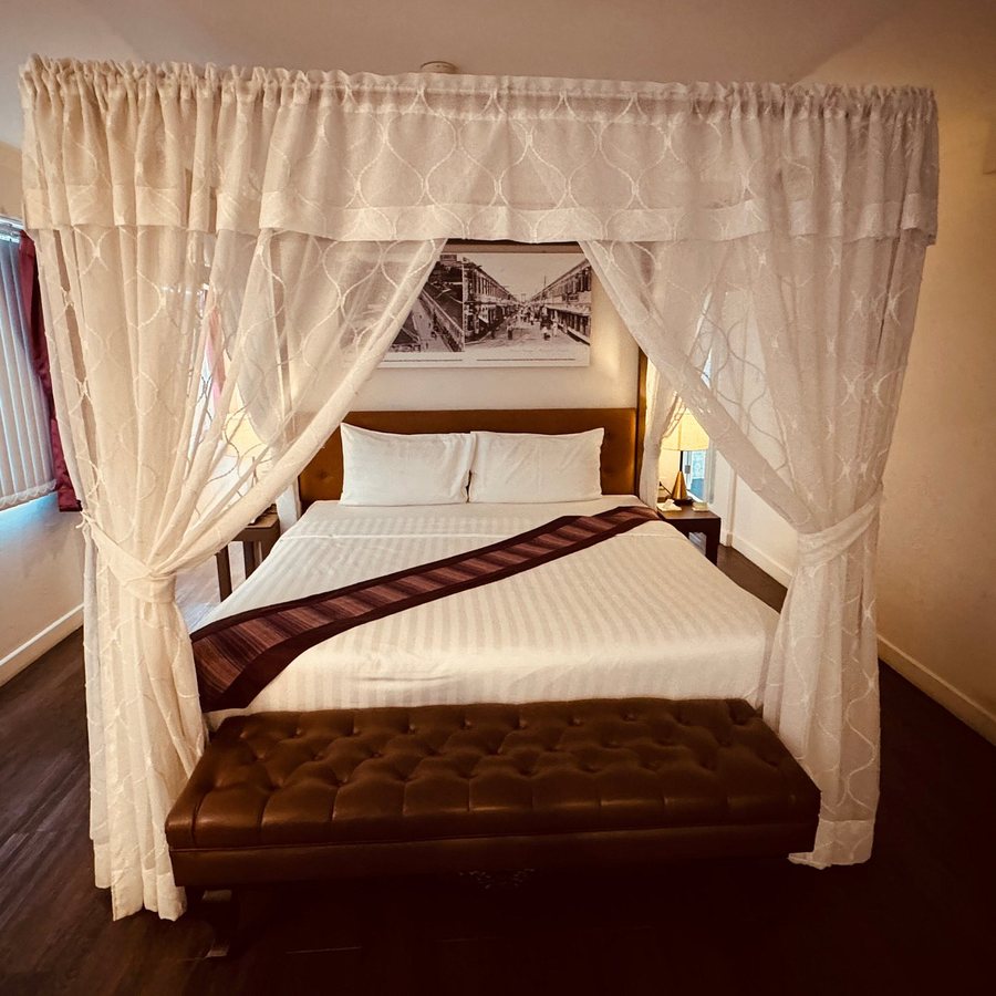 Siam Champs Elyseesi Unique Hotel — Guest room