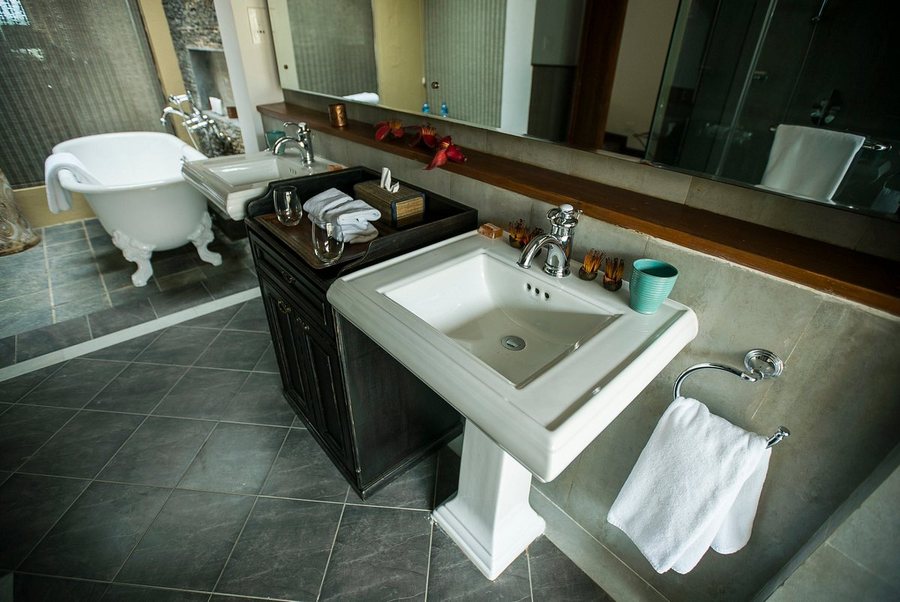 Siddhartha Wildlife Retreat — Bathroom