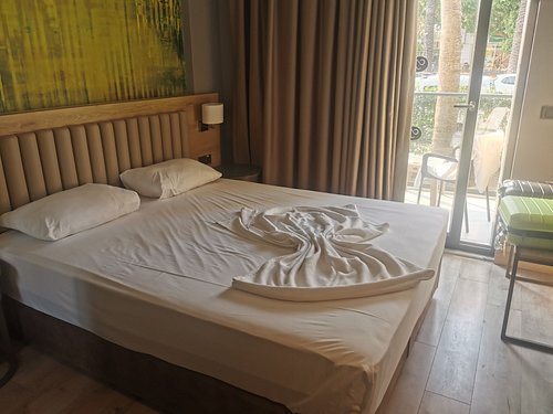 Side Amour Hotel — Guest room