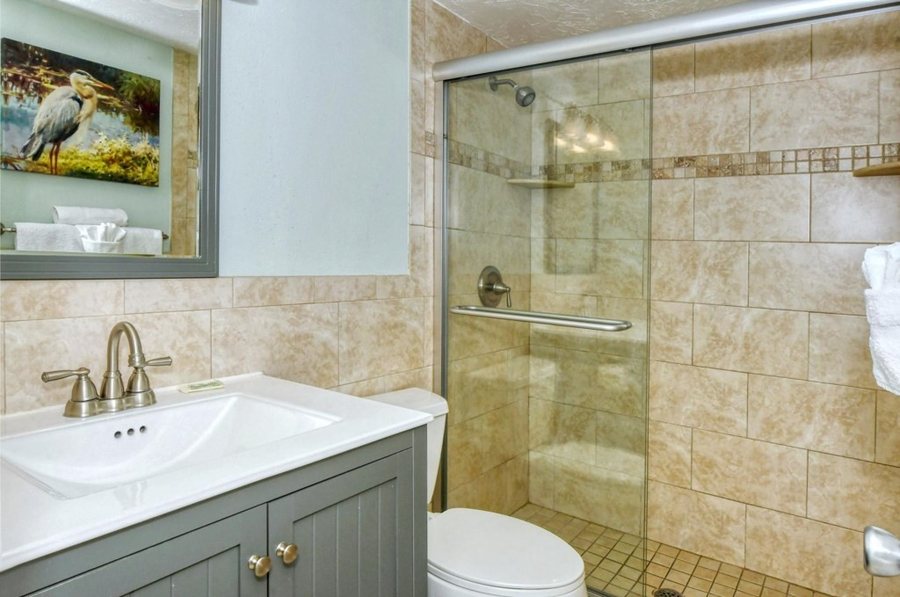 Siesta Dunes Beach Condominiums — Bathroom