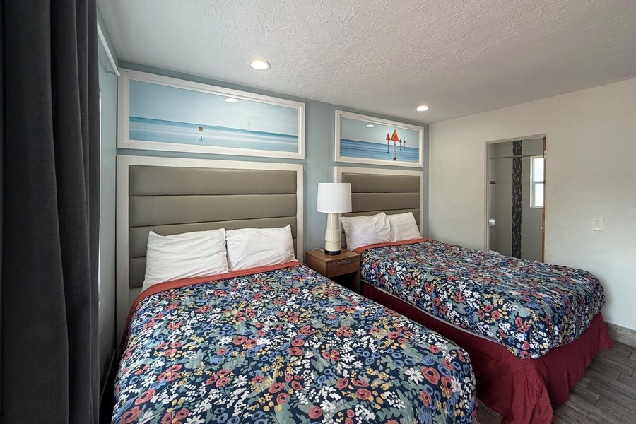 Siesta Inn — Guest room