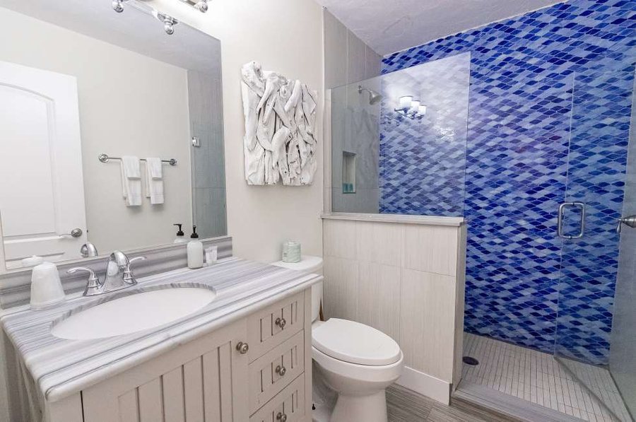 Siesta Key Beachside Villas — Bathroom