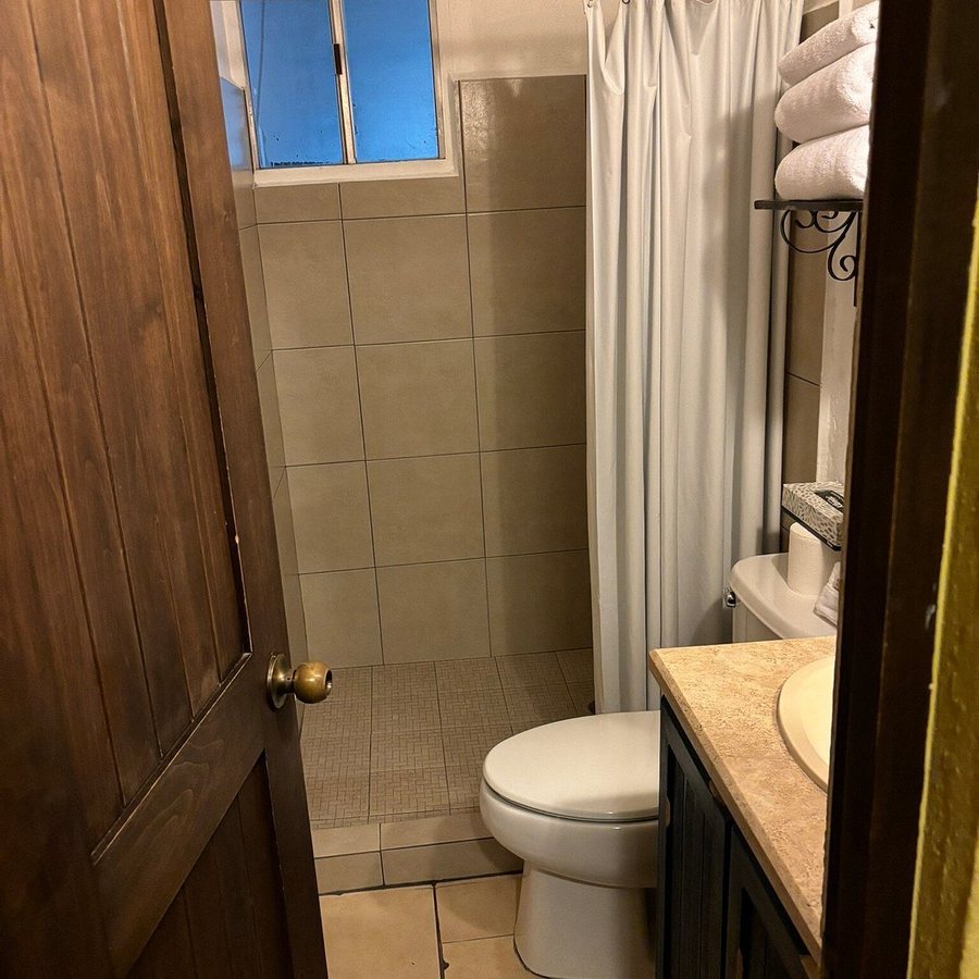 Siesta Suites Boutique Hotel — Bathroom