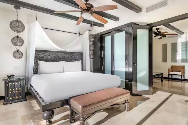 Siesta Suites Boutique Hotel — Guest room