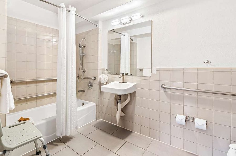 Signature Inn San Francisco Marina District — Bathroom
