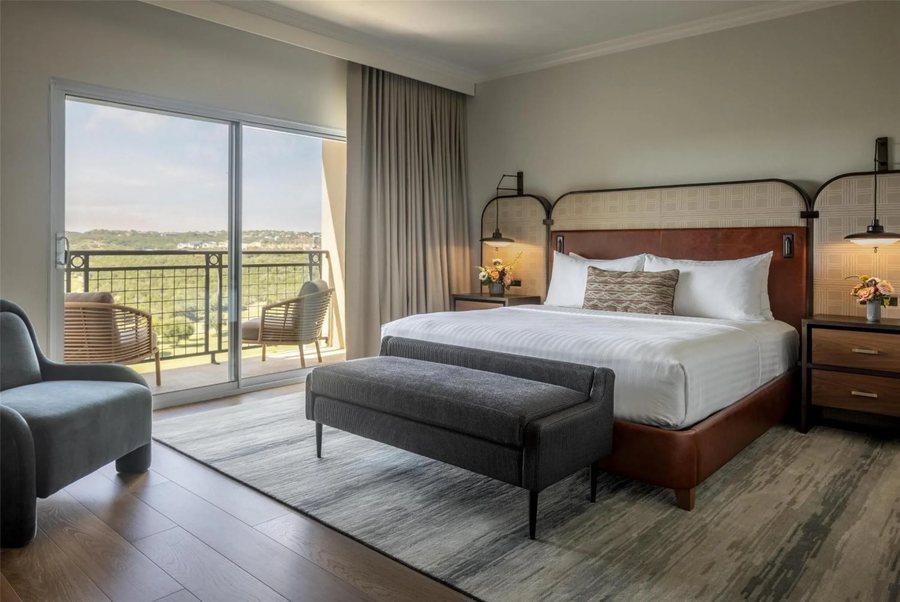 Signia by Hilton La Cantera Resort Spa — Guest room