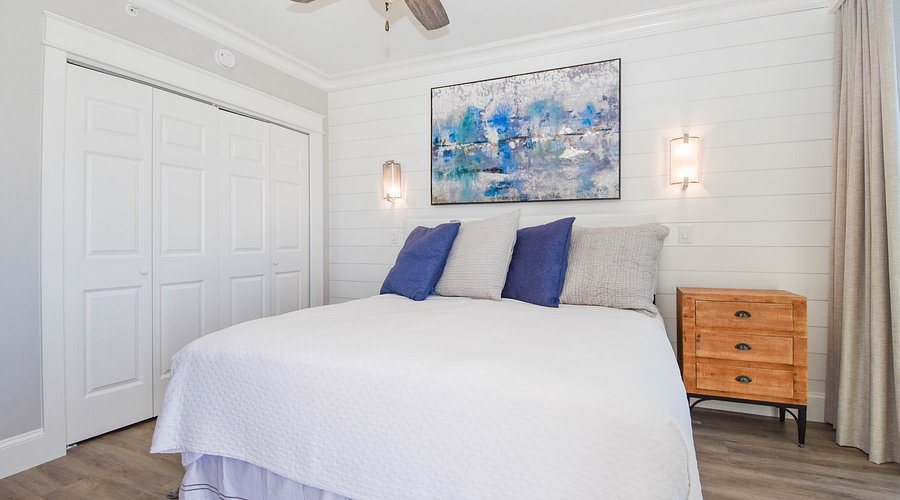 Silver Beach Towers Resort — Guest room