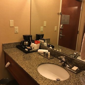 Silver Cloud Hotel Seattle University District — Bathroom