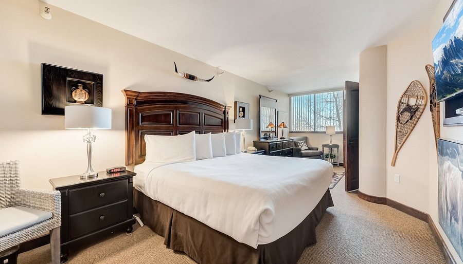 Silver King By All Seasons Resort Lodging — Guest room