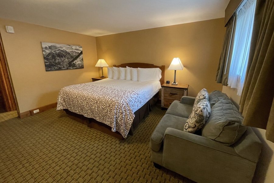 Silver Moon Inn — Guest room