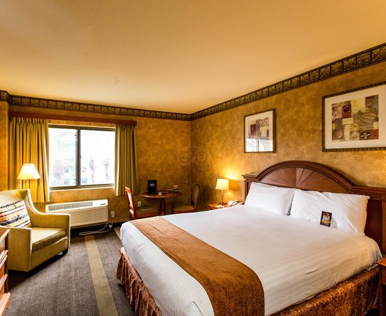 Silver Sevens Hotel Casino — Guest room