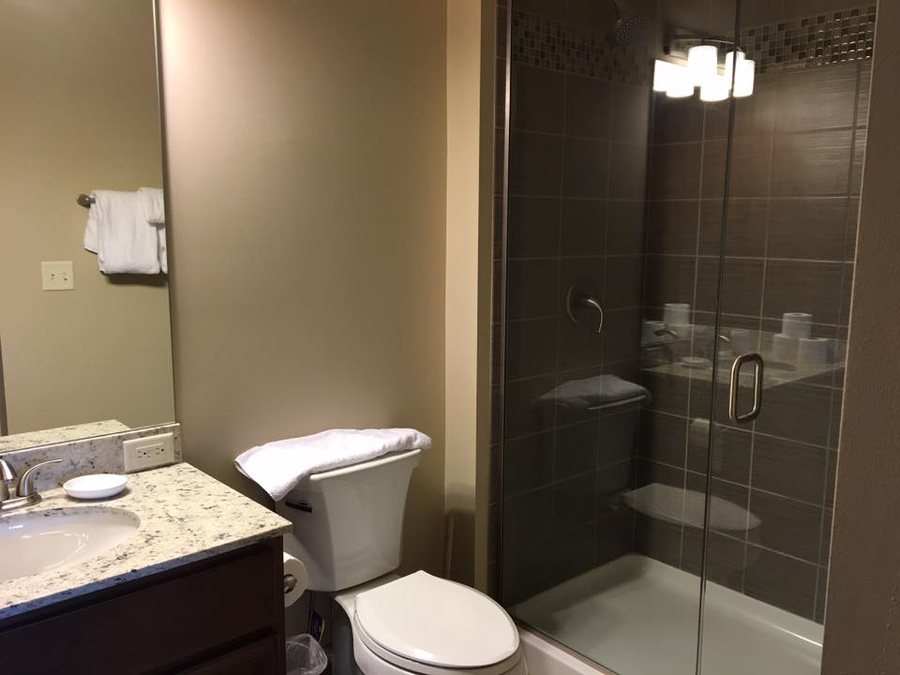Silver Slipper Casino Hotel — Bathroom