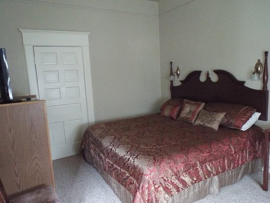 Silverado Franklin Historic Hotel Gaming Complex — Guest room