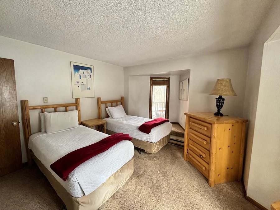 Silverado II Resort Event Center — Guest room