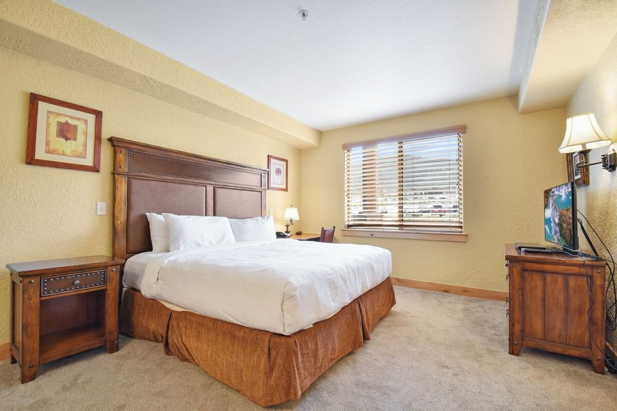 Silverado Lodge Park City Canyons Village by Vail Resorts — Guest room