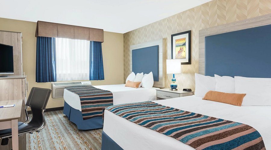 Silverstone Inn Suites — Guest room