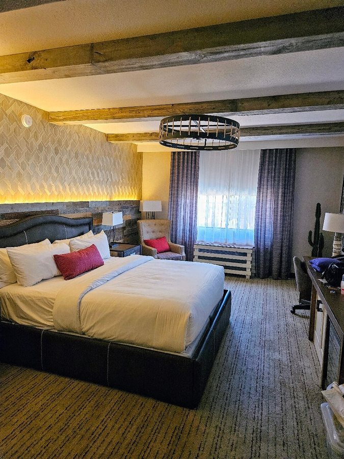 Silverton Casino Lodge Las Vegas Nevada — Guest room