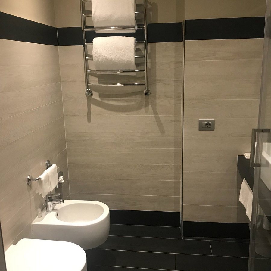 Sina De La Ville — Bathroom
