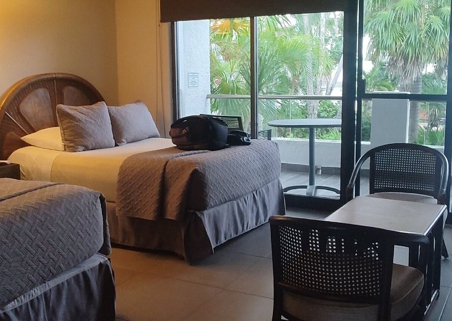 Sina Suites Cancun Solo Adultos — Guest room