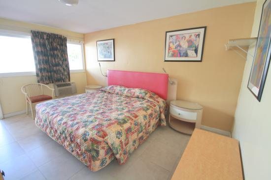 Sinbad Motel Miami Florida — Guest room