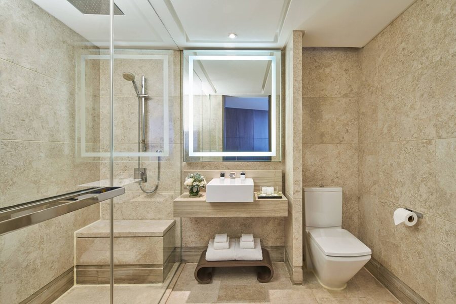 Singapore Marriott Tang Plaza Hotel — Bathroom