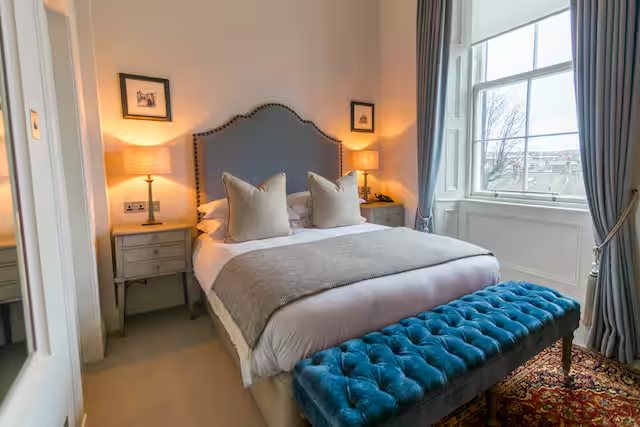 Six Brunton Place Guest House — Guest room