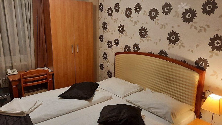 Six Inn Hotel Budapest — Guest room