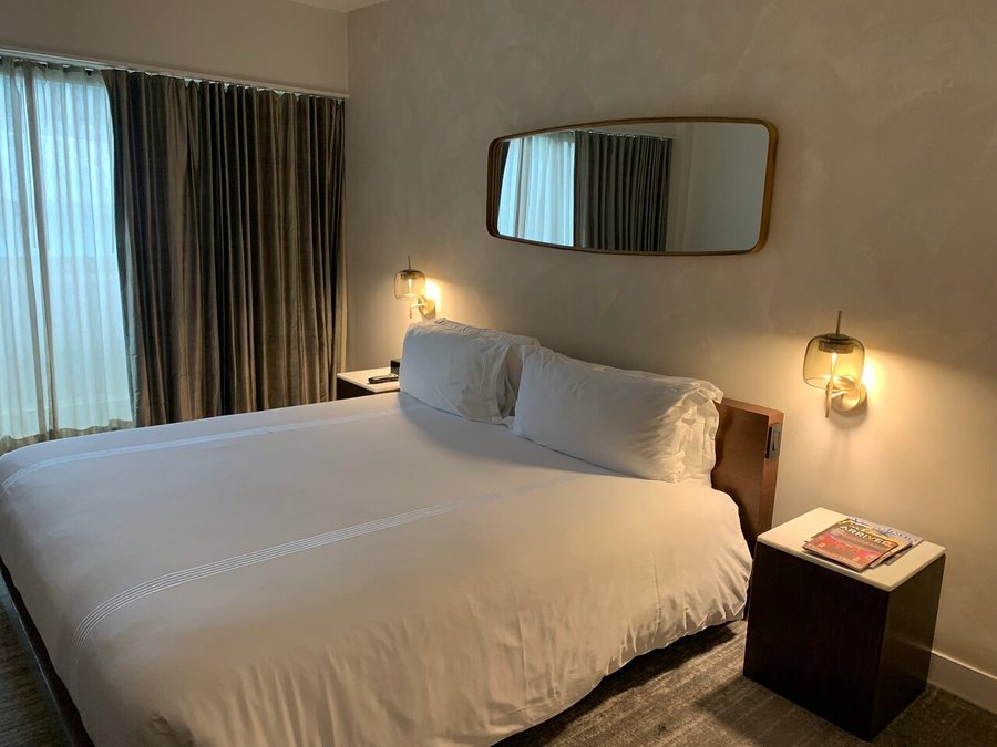 SIXTY Beverly Hills — Guest room