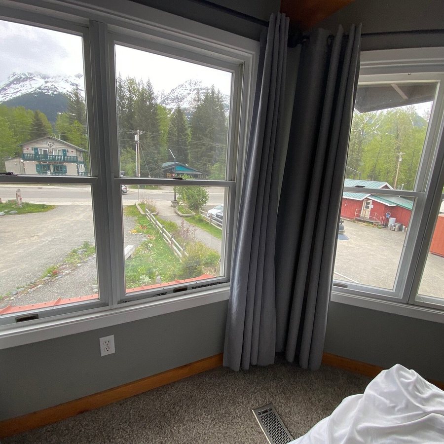 Ski Inn Anchorage — Guest room