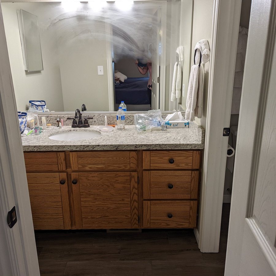 Skiers Lodge — Bathroom