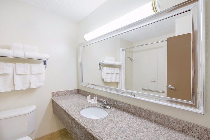 Sky Tree — Bathroom