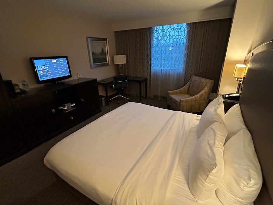Skybridge Seattle Airport Hotel — Guest room