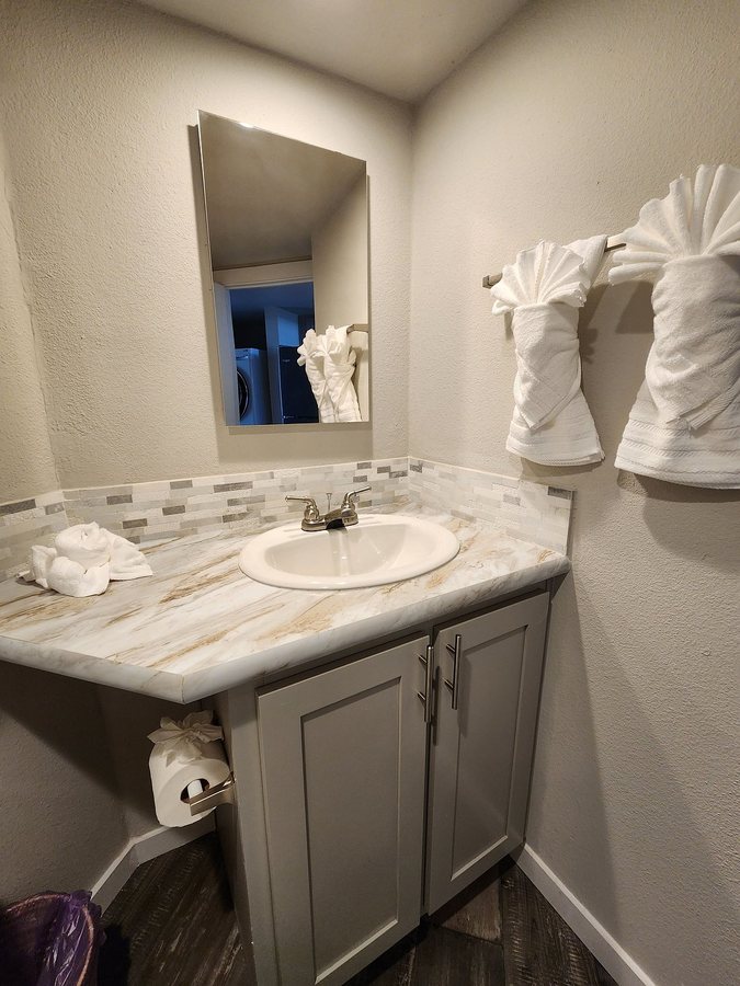 Skye Texas Hill Country Resort — Bathroom