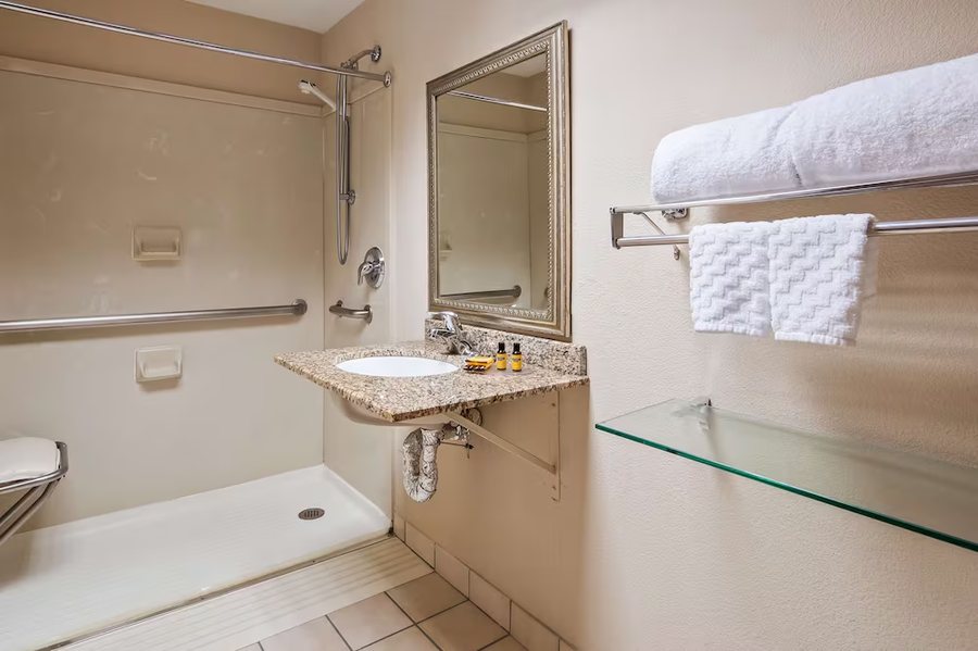 Skylark Motel Chicago Illinois — Bathroom