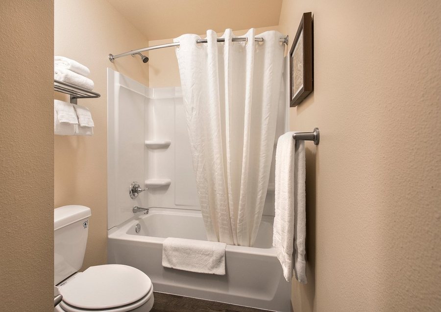 Skyline Lodge — Bathroom