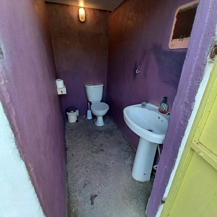 Slane Farm Hostel — Bathroom