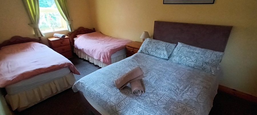 Slane Farm Hostel — Guest room