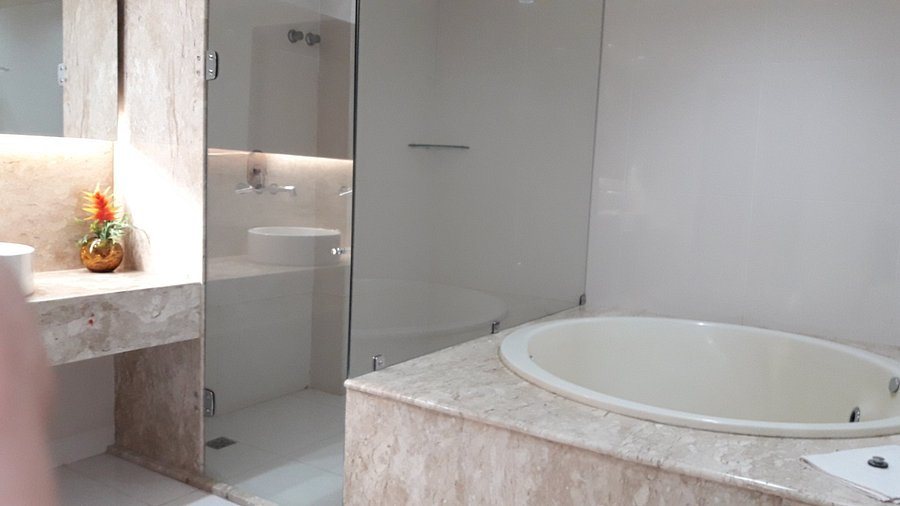 Slaviero Campina Grande — Bathroom
