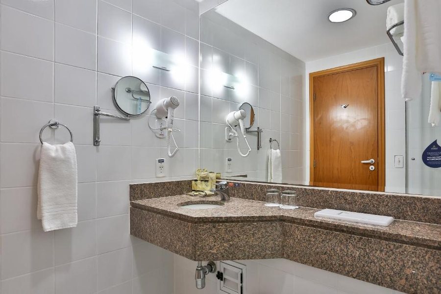 Slaviero Downtown Sao Paulo — Bathroom