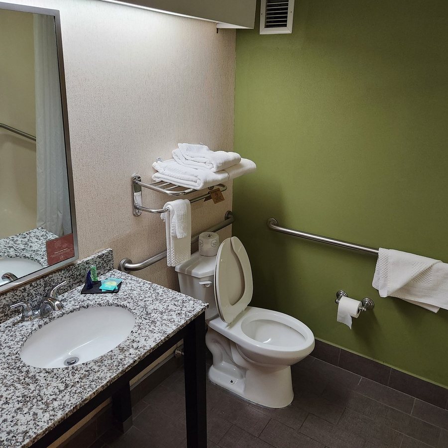 Sleep Inn Carlisle South — Bathroom