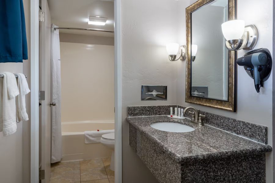 Sleep Inn — Bathroom
