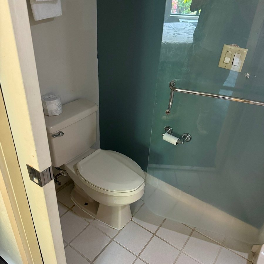 Sleep Inn Lake Wright Norfolk Airport — Bathroom