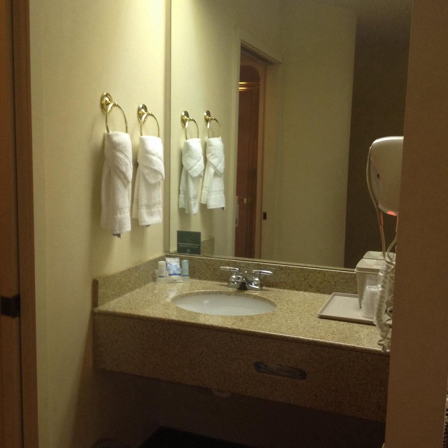 Sleep Inn North Lake — Bathroom
