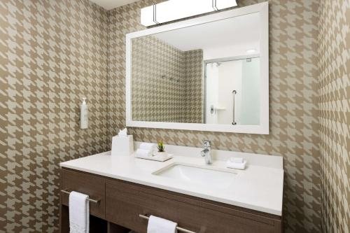 Sleep Inn North Scottsdale near Mayo Clinic — Bathroom