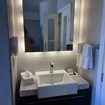 Sleep Inn On The Beach — Bathroom