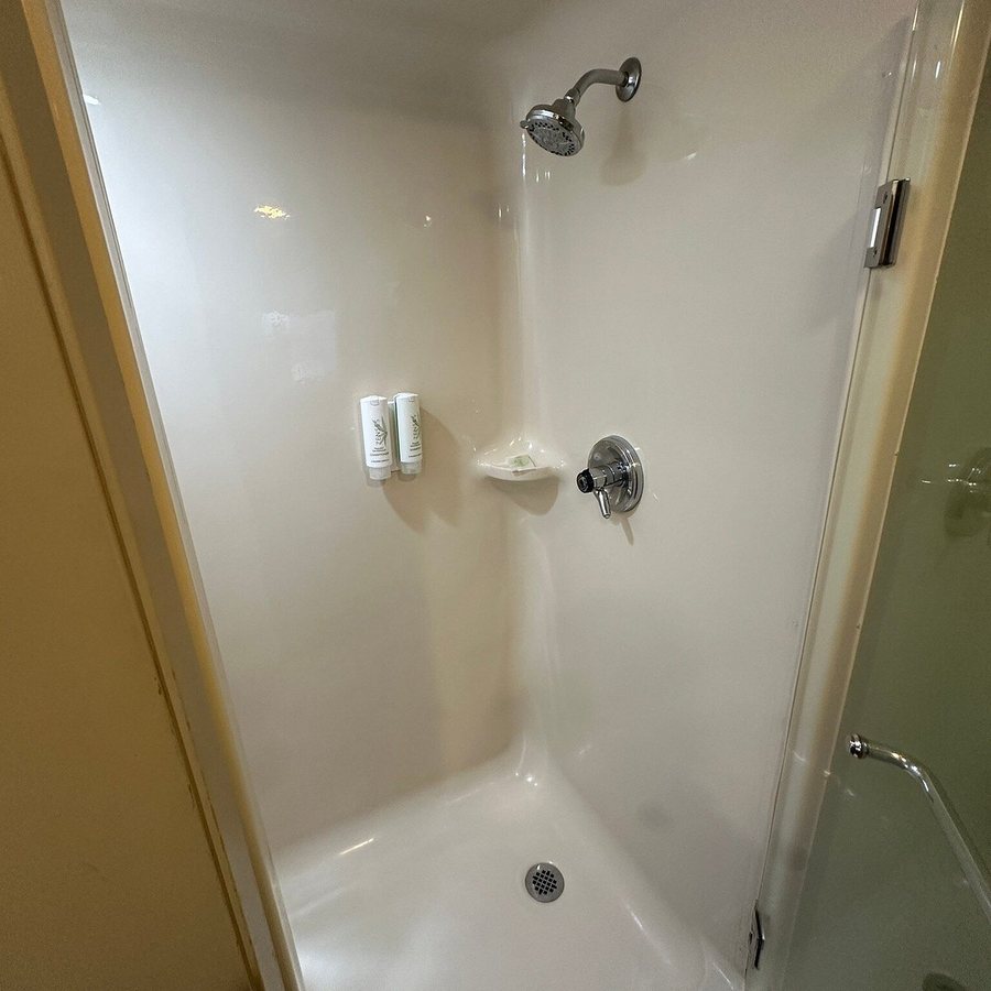 Sleep Inn — Bathroom