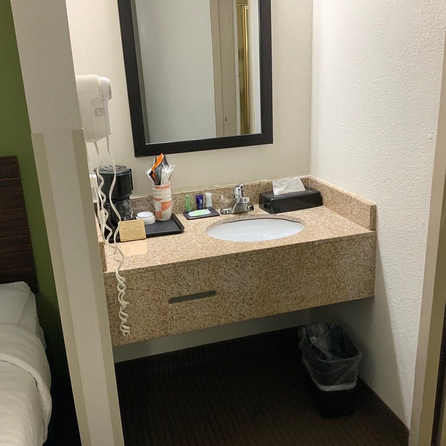 Sleep Inn Richmond North — Bathroom